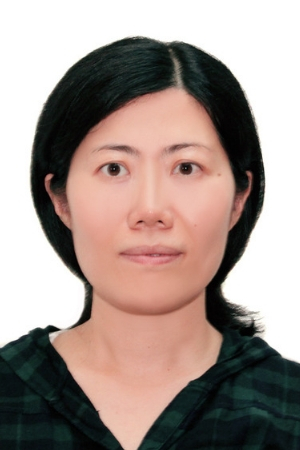 Headshot of Vivien Lu