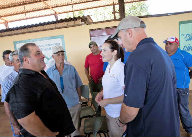 image of a group of people talking in Cuba