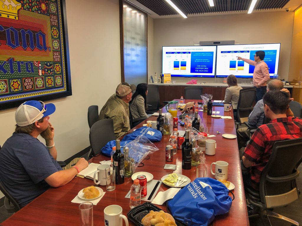 2019 Expo Cerveza- man pointing at presentation on screen, in front of 6 attendees