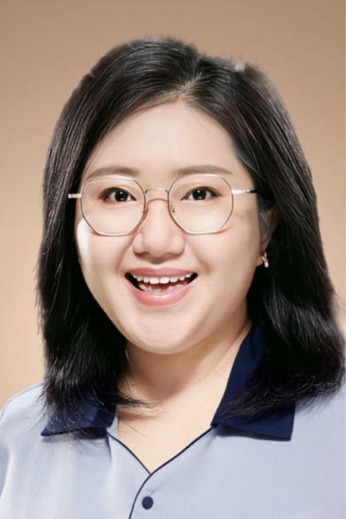 headshot of Evelyn Li